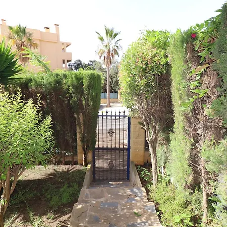 Seaview With Private Garden 5 Minutes Walk To The And Amenities Appartement *