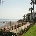 Apartmán Seaview With Private Garden 5 Minutes Walk To The And Amenities Sitio de Calahonda