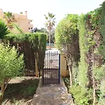 Seaview With Private Garden 5 Minutes Walk To The And Amenities Apartmán *