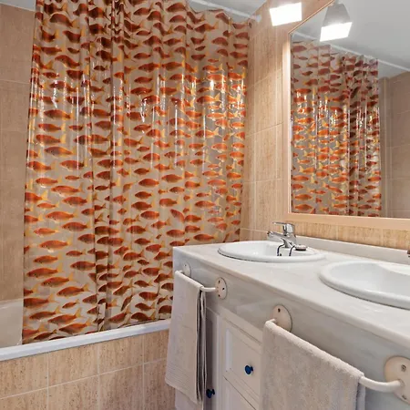 Seaview With Private Garden 5 Minutes Walk To The And Amenities Ситио-де-Калаонда
