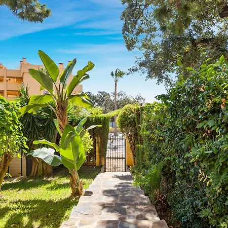 Apartment Seaview With Private Garden 5 Minutes Walk To The And Amenities