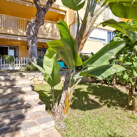Seaview With Private Garden 5 Minutes Walk To The And Amenities Apartment