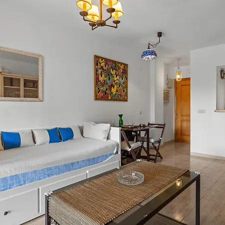 Seaview With Private Garden 5 Minutes Walk To The And Amenities Apartment *